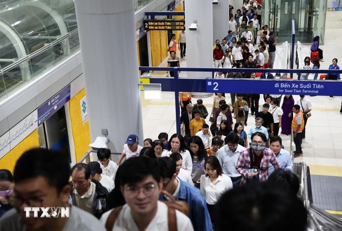 Nữ Phó giáo sư "hiến kế" để Metro Bến Thành - Suối Tiên thu hút đông người dân sau khi chạy chính thức- Ảnh 2.