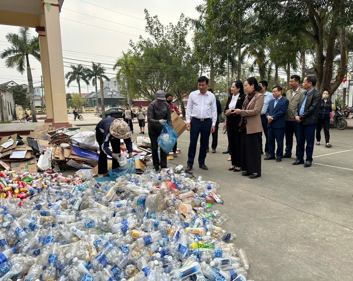 Phụ nữ Hưng Yên tích cực phân loại, xử lý rác thải sinh hoạt tại hộ gia đình, góp phần xây dựng nông thôn mới - Ảnh 3.