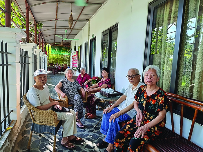 Ngày Dân số Việt Nam 26/12: Già hóa dân số và bài toán khó "khuyến sinh"- Ảnh 2.