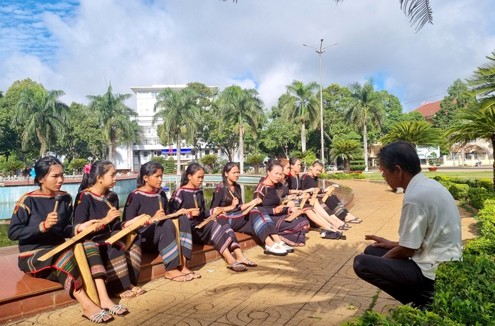 “Quả ngọt” từ trao truyền văn hóa cồng chiêng 
ở Buôn Ma Thuột- Ảnh 1.