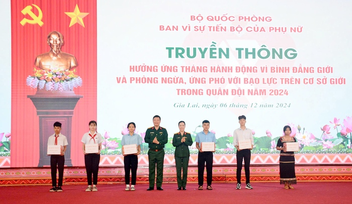 Ban Vì sự tiến bộ của phụ nữ Bộ Quốc phòng truyền thông hưởng ứng Tháng hành động vì bình đẳng giới - Ảnh 2.