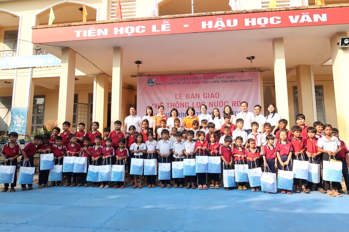 Nước sạch về trường vùng khó Lộc Ninh- Ảnh 4.