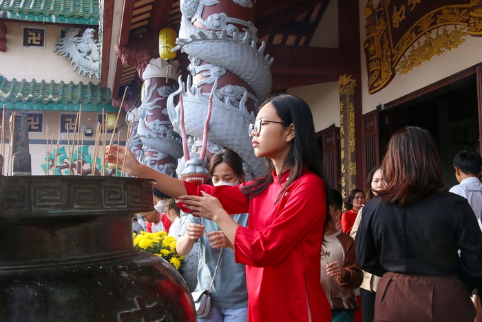 Chen chân lễ Phật, cầu an tại ngôi chùa nổi tiếng linh thiêng nhất Đà Nẵng- Ảnh 11.
