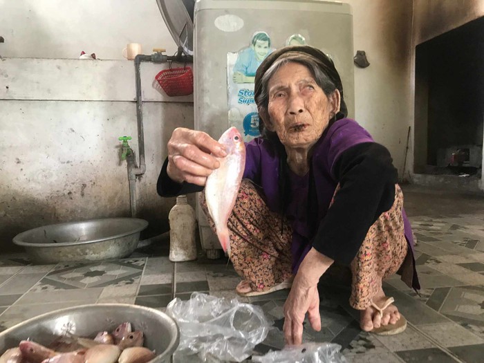 Đầu năm mới về thăm "làng trường thọ", gặp cụ bà 105 tuổi vẫn khỏe mạnh minh mẫn, chăm làm việc nhà- Ảnh 5.