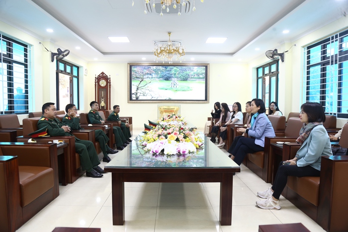 Hội LHPN Việt Nam thăm và chúc Tết 2 đơn vị "em nuôi"- Ảnh 1.