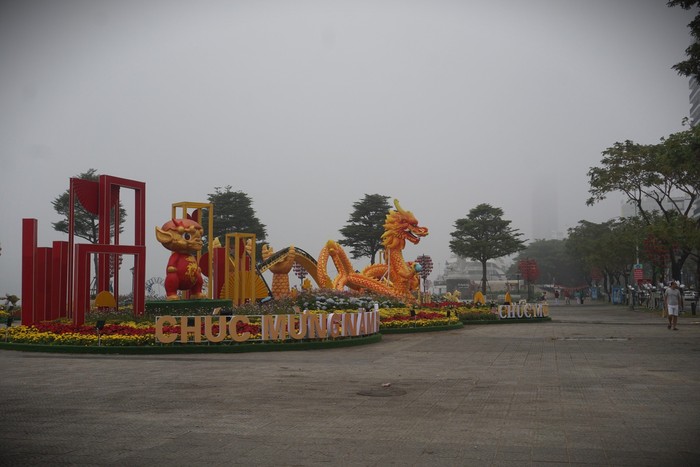 Ảnh: Phố phường Đà Nẵng "chìm" trong sương mù dày đặc hiếm thấy- Ảnh 15.