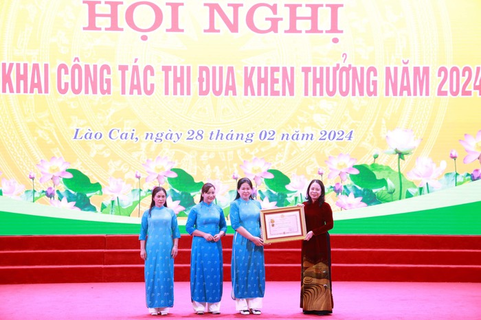 Hội Liên hiệp Phụ nữ tỉnh Lào Cai đón nhận Huân chương Độc lập hạng Ba- Ảnh 1.