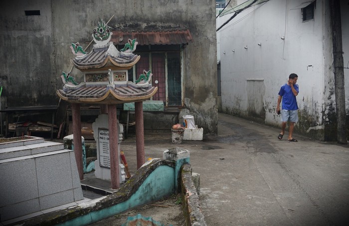 Ớn lạnh nơi người dân sống chung với 2.000 ngôi mộ ở Đà Nẵng- Ảnh 16.