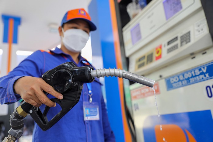 Giá xăng dầu sẽ có đợt điều chỉnh cuối cùng trước kỳ nghỉ Tết Nguyên đán- Ảnh 1.