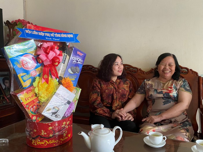 Hội LHPN tỉnh Bình Định: Tặng hơn 600 suất quà cho phụ nữ, trẻ em có hoàn cảnh khó khăn- Ảnh 1.