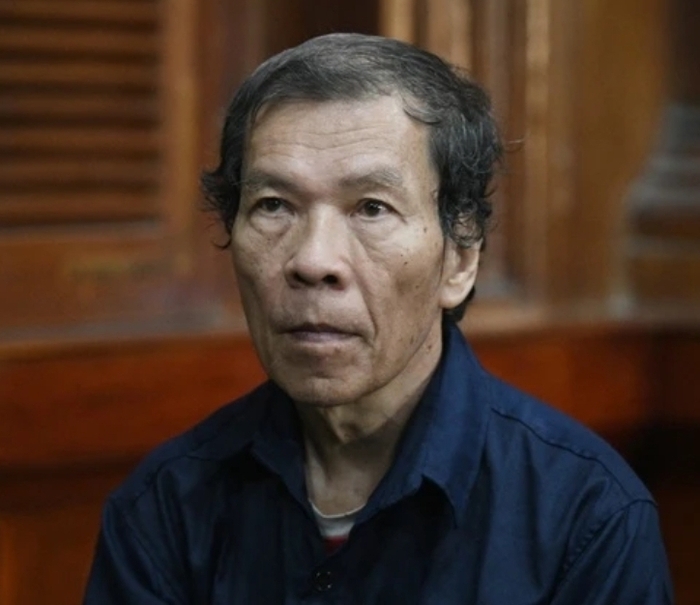 Cựu luật sư Đặng Thị Hàn Ni và Trần Văn Sỹ hầu tòa- Ảnh 1.