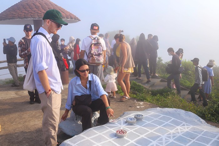 Du khách đổ xô check in đỉnh Bàn Cờ nơi tỷ phú Bill Gates thưởng trà khi đến Đà Nẵng- Ảnh 15.
