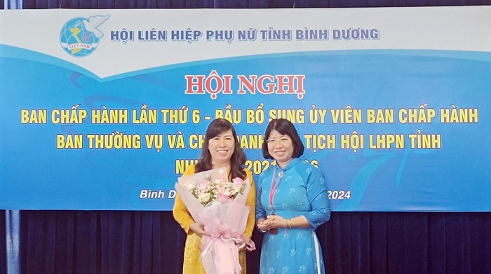 Bà Võ Thị Bạch Yến được bầu giữ chức Chủ tịch Hội LHPN tỉnh Bình Dương- Ảnh 1.