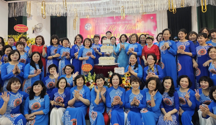 Câu lạc bộ Phụ nữ kiên cường Hà Nội: 5 năm làm điểm tựa yêu thương của chị em ung thư - Ảnh 3.