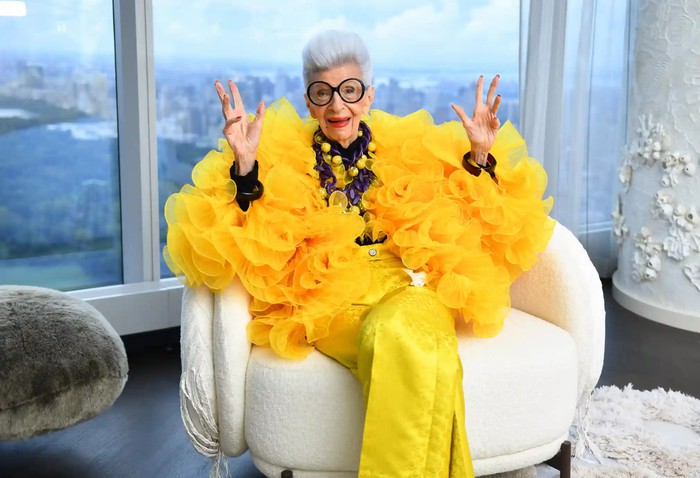 Iris Apfel - nhà thiết kế, biểu tượng thời trang người Mỹ, qua đời ở tuổi 102- Ảnh 10.