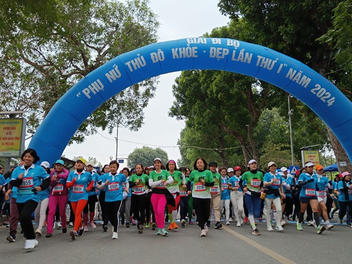 Gần 800 người tham gia Giải đi bộ "Phụ nữ Thủ đô khỏe - đẹp" năm 2024- Ảnh 2.