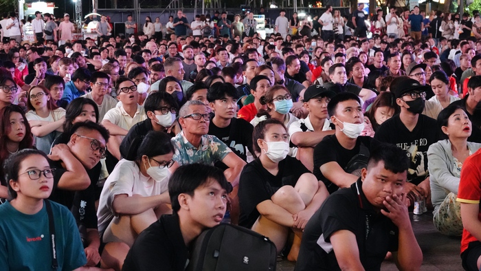 Người hâm mộ hụt hẫng sau trận thua của Đội tuyển Việt Nam- Ảnh 4.