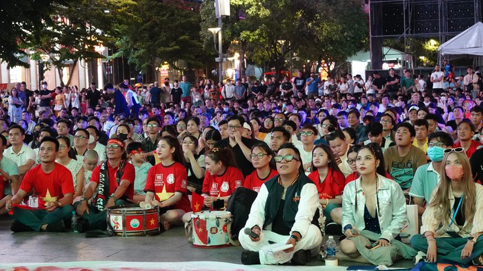 Người hâm mộ hụt hẫng sau trận thua của Đội tuyển Việt Nam- Ảnh 5.