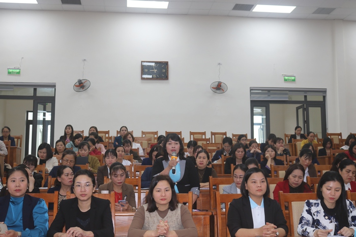 Bắc Giang: Chủ tịch Hội đồng nhân dân tỉnh tiếp xúc, đối thoại với cán bộ Hội - Ảnh 1.