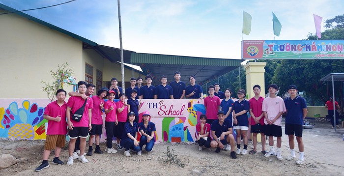 Một chương trình thiện nguyện tại huyện Con Cuông (Nghệ An) do học sinh TH School tự lên dự án thực hiện