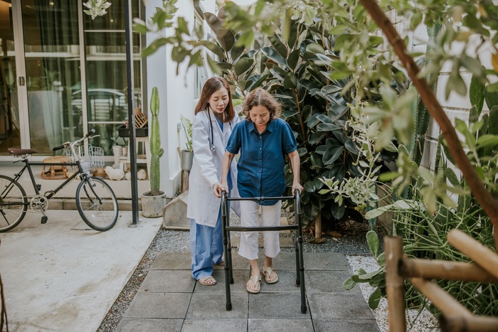 Việt Nam cần có các cơ sở chăm sóc sức khỏe người cao tuổi chất lượng cao