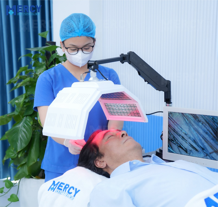 Phòng khám Mercy nổi tiếng trong ứng dụng CNC vào điều tri rụng tóc, hói đầu- Ảnh 1.