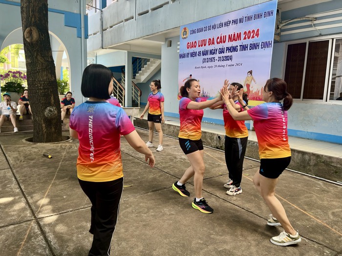 Phụ nữ Bình Định hào hứng hưởng ứng các hoạt động thể thao- Ảnh 5.