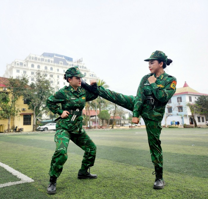 Nữ chiến sĩ biên phòng xứ Nghệ: Xung phong vào đội huấn luyện võ thuật khi con mới 8 tháng tuổi- Ảnh 1.