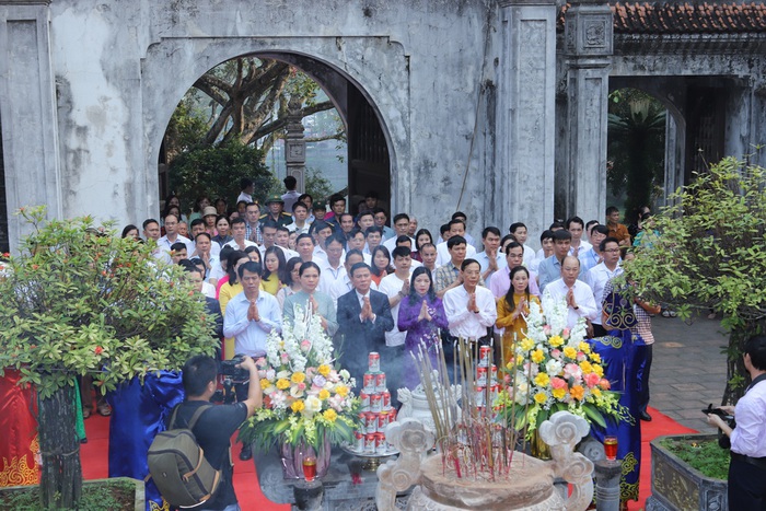 Lễ hội Đền Bà Triệu năm 2024, kỷ niệm 1776 năm ngày mất của Anh hùng dân tộc Triệu Thị Trinh- Ảnh 7.