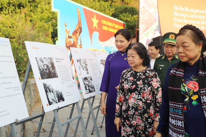 Gần 600 đại biểu phụ nữ cả nước diễu hành "Rực rỡ sắc màu Điện Biên"- Ảnh 4.