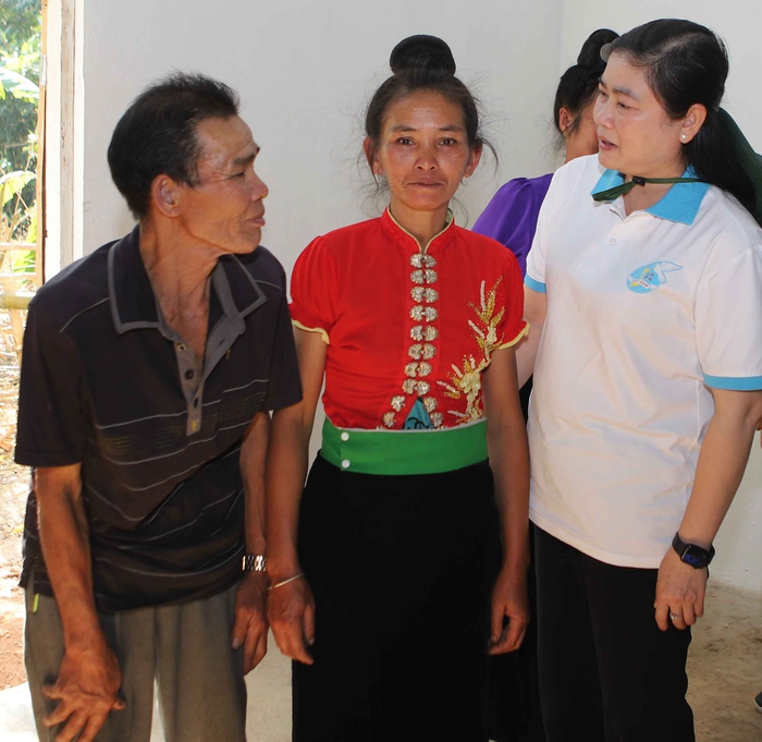 Hội LHPN Việt Nam bàn giao nhà Đại đoàn kết và tặng quà gia đình chính sách, phụ nữ nghèo ở Điện Biên- Ảnh 1.