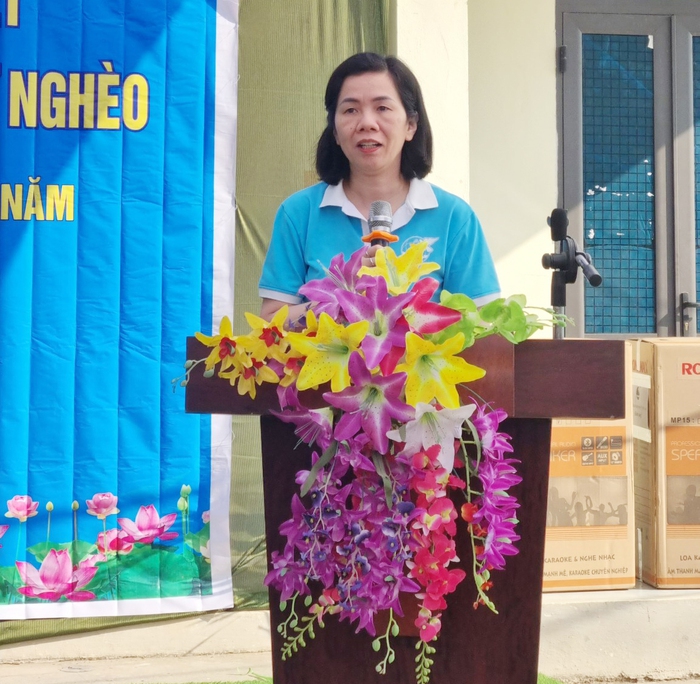 Khánh thành nhà Đại đoàn kết và tặng quà gia đình chính sách, phụ nữ nghèo ở xã Noong Luống, Điện Biên- Ảnh 1.