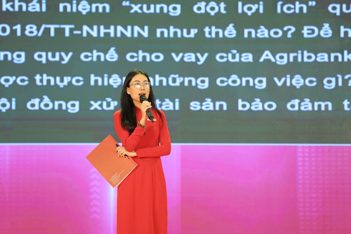 Chị Nguyễn Mai Linh – cán bộ Agribank Chi nhánh Đà Nẵng xuất sắc giành Giải Nhất Cuộc thi Cán bộ tín dụng giỏi Agribank năm 2023