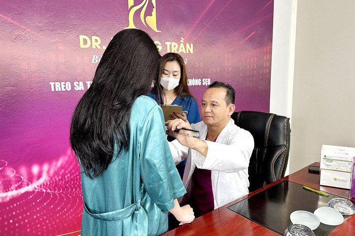 Bác sĩ Trần Hoàng: "Tiêm silicon vào ngực thì dễ nhưng hậu quả khôn lường"- Ảnh 3.