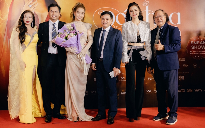 Lãnh đạo Cục Điện ảnh và Hội Điện ảnh Việt Nam tới dự buổi ra mắt phim