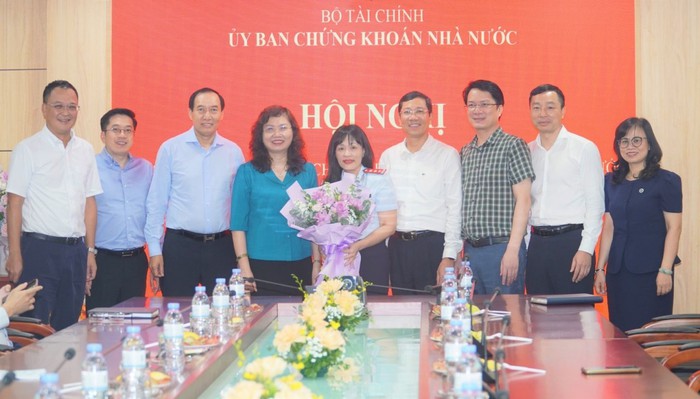 Bà Phạm Thị Thanh Hương giữ chức Chánh thanh tra Ủy ban Chứng khoán Nhà nước- Ảnh 1.