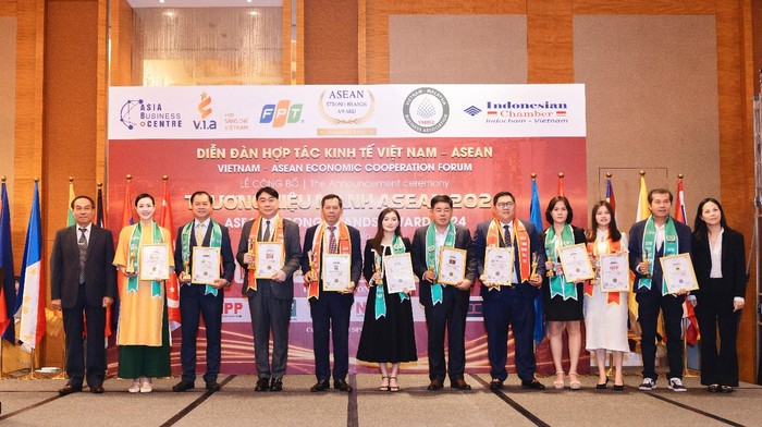 CEO Trang Phương nhận giải thưởng “Nhà lãnh đạo tiêu biểu ASEAN 2024”- Ảnh 1.