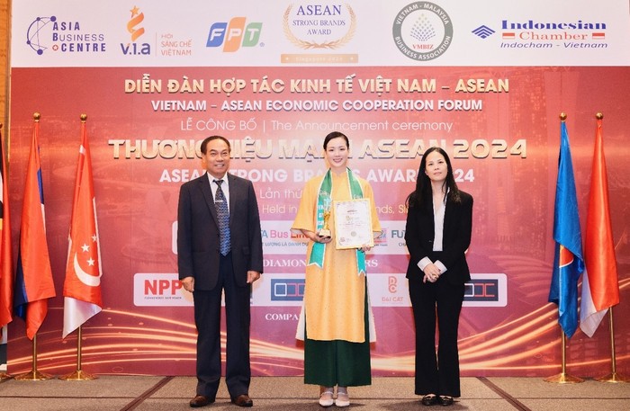 CEO Trang Phương nhận giải thưởng “Nhà lãnh đạo tiêu biểu ASEAN 2024”- Ảnh 2.