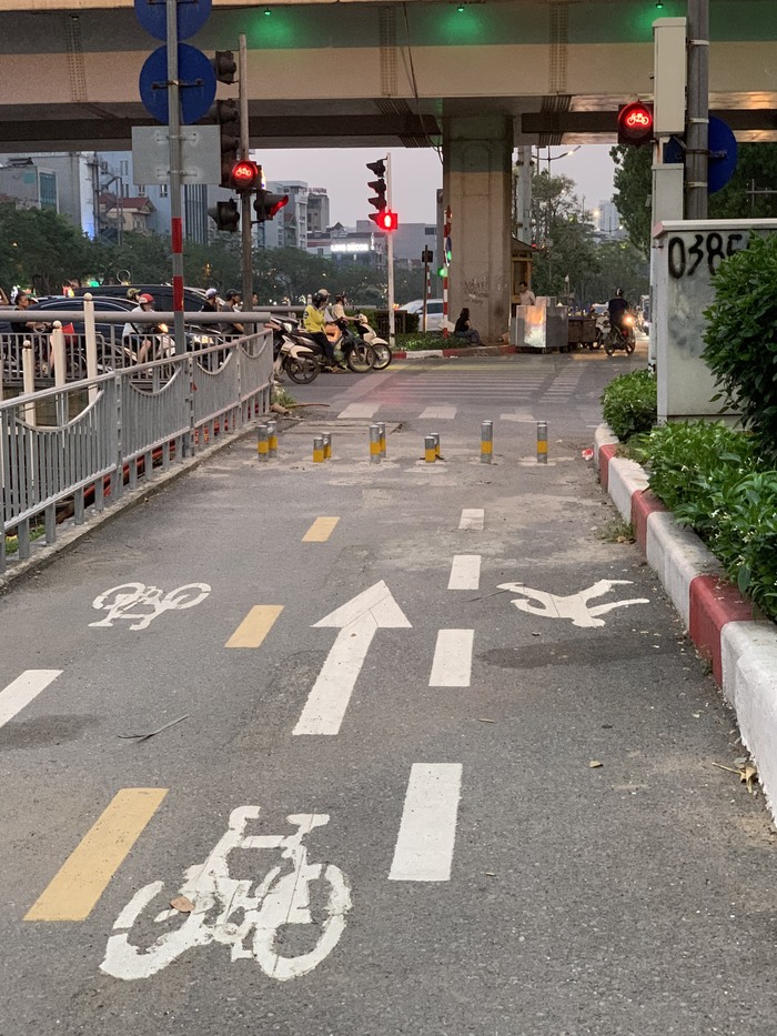 Hà Nội: Đường dành riêng cho xe đạp hoạt động kém hiệu quả, ít người sử dụng- Ảnh 2.