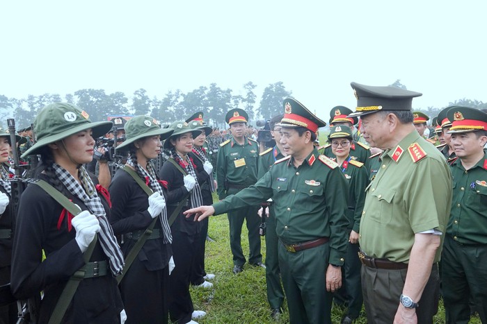Nữ du kích miền Nam háo hức tham gia diễu binh, diễu hành trong lễ Kỷ niệm 70 năm chiến thắng Điện Biên Phủ - Ảnh 3.