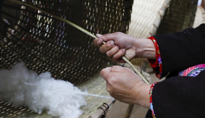 Lai Châu: Phụ nữ dân tộc Lự gian nan giữ nghề dệt truyền thống- Ảnh 1.
