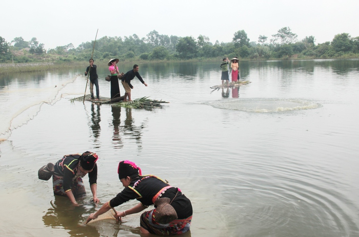 Điện Biên: Phụ nữ Kháng ở xã Mường Mươn với nguy cơ thất truyền nghề đan chài lưới - Ảnh 1.