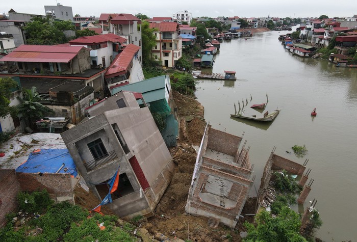 Xác định nguyên nhân vụ nhiều nhà dân ở Bắc Ninh bị sạt xuống sông Cầu- Ảnh 4.