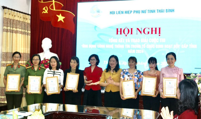 Thái Bình: Trao giải cuộc thi "Ứng dụng công nghệ thông tin trong tổ chức sinh hoạt Hội" - Ảnh 3.