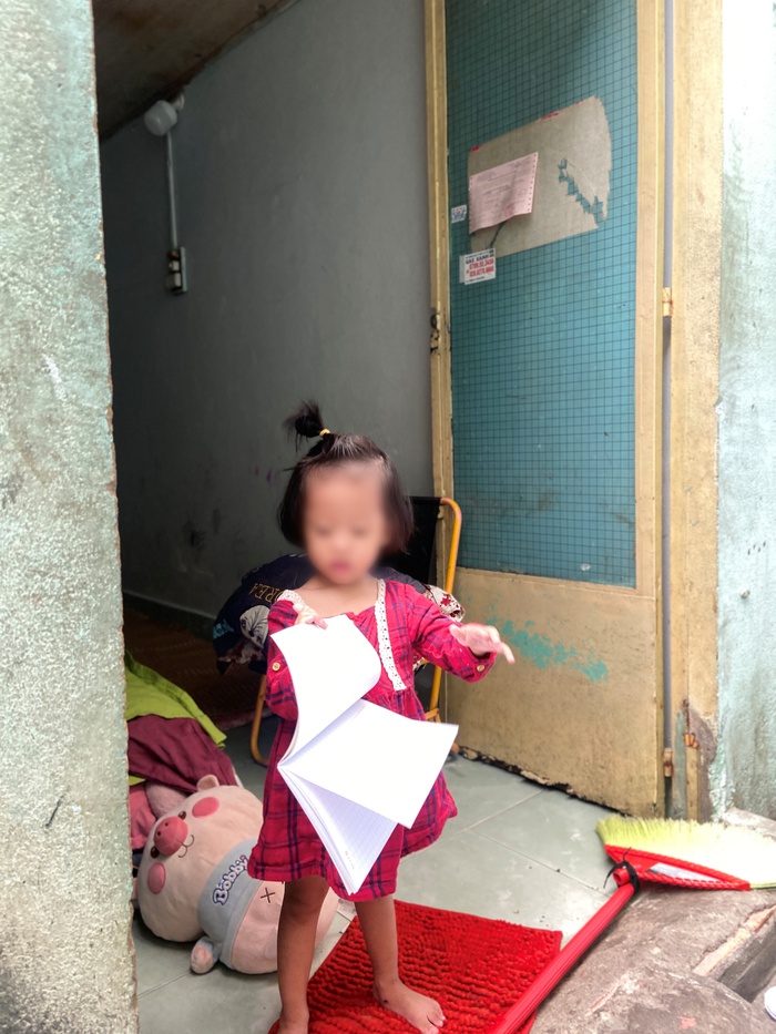 Vụ 2 bé gái bị bắt cóc ở phố đi bộ Nguyễn Huệ: "Đêm qua nằm ngủ, con vẫn khóc rồi gọi mẹ"- Ảnh 9.