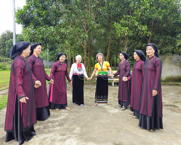 Những lão bà nỗ lực lưu giữ và truyền dạy di sản hát Xoan ở Phú Thọ- Ảnh 1.