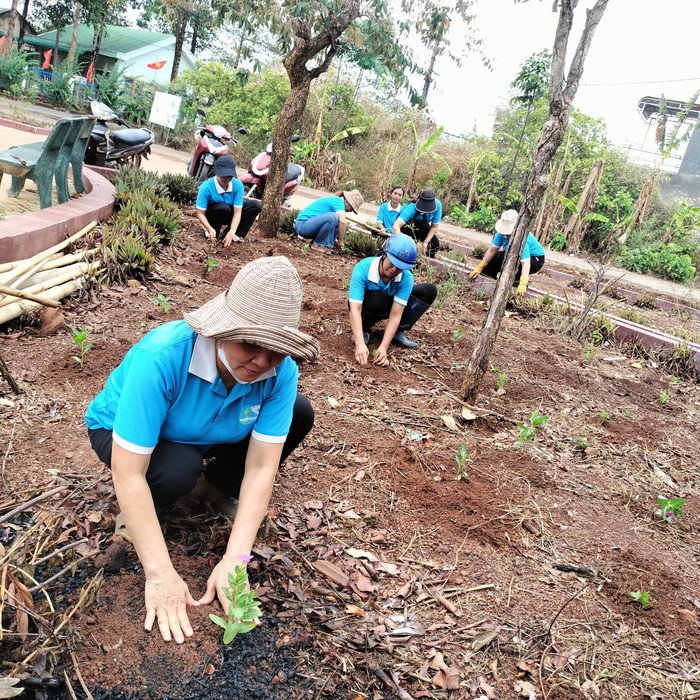 Đắk Lắk: 2.000 hội viên, phụ nữ đồng diễn, ra quân trồng cây xanh mừng sinh nhật Bác- Ảnh 7.