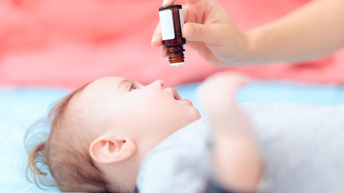 Từ vụ trẻ 6 tháng tuổi ngộ độc Vitamin D: Những điều cha mẹ cần biết khi bổ sung loại vitamin này cho trẻ- Ảnh 1.