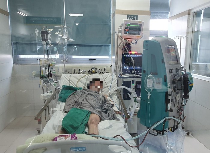 Sức khỏe các nạn nhân vụ cháy nhà trọ ở Hà Nội: Cụ bà 85 tuổi suy hô hấp nặng, phải thở máy- Ảnh 1.