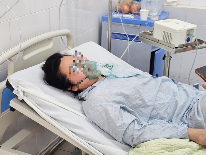 Sức khỏe các nạn nhân vụ cháy nhà trọ ở Hà Nội: Cụ bà 85 tuổi suy hô hấp nặng, phải thở máy- Ảnh 2.